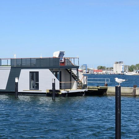 Hausboot Bali Hotel Fehmarn Exterior photo