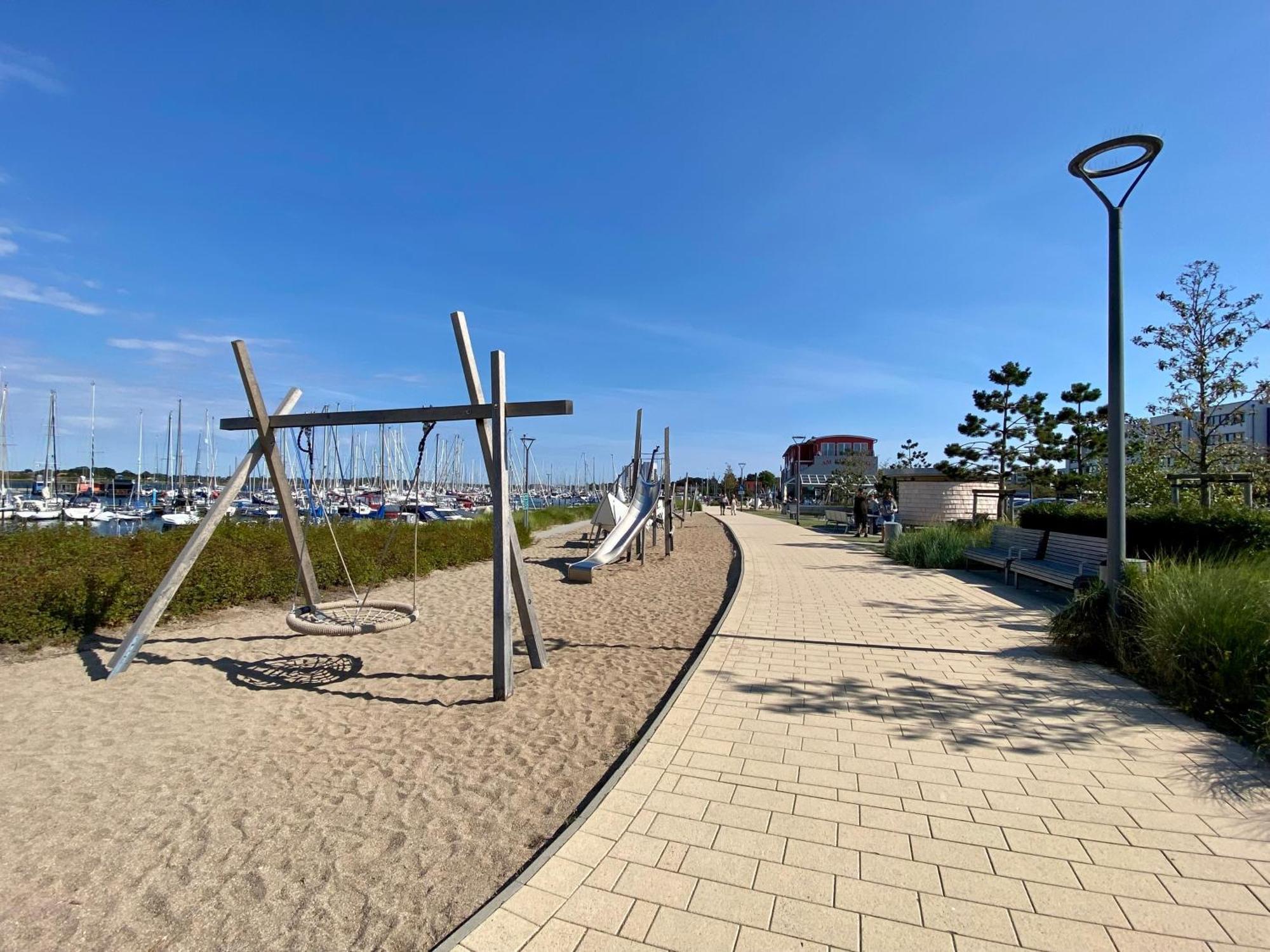 Hausboot Bali Hotel Fehmarn Exterior photo